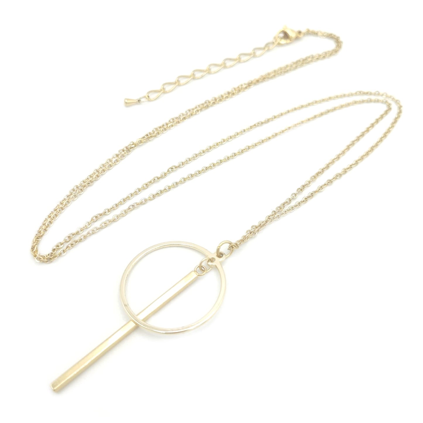 Collier sautoir doré sobre et élégant aux formes géométriques